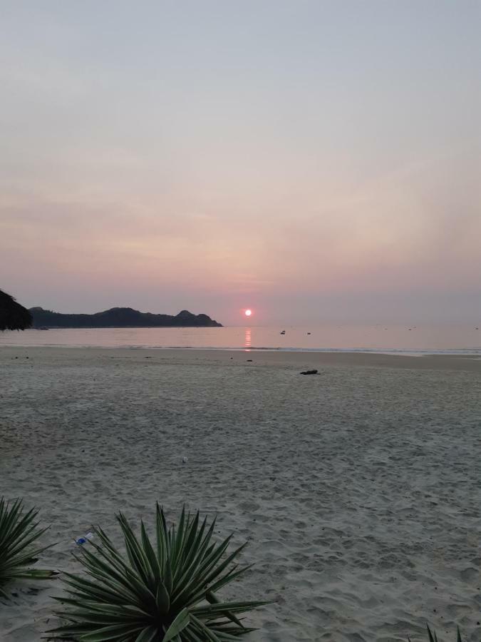 Ocean Beach Bungalows & Hostel Song Cau ภายนอก รูปภาพ